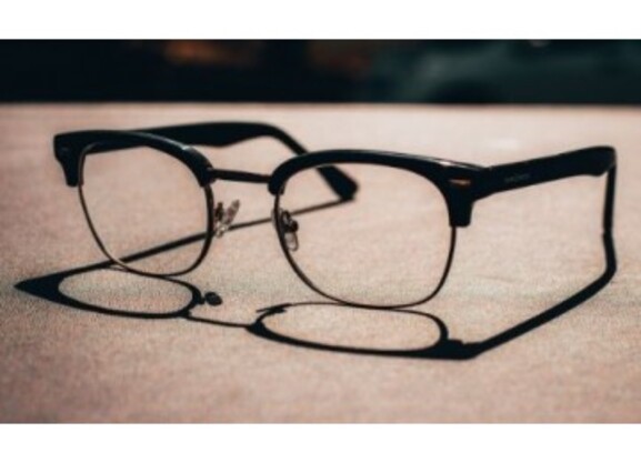 Co to są okulary fotochromatyczne? | Ok.Optyk